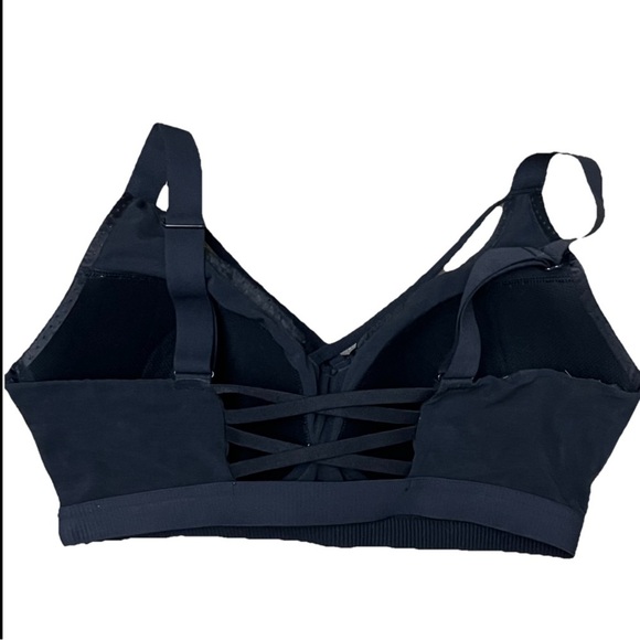 Victoria’s Secret Black Lightweight Mesh Sports Bra 34D | Strappy Activewear - Picture 4 of 8